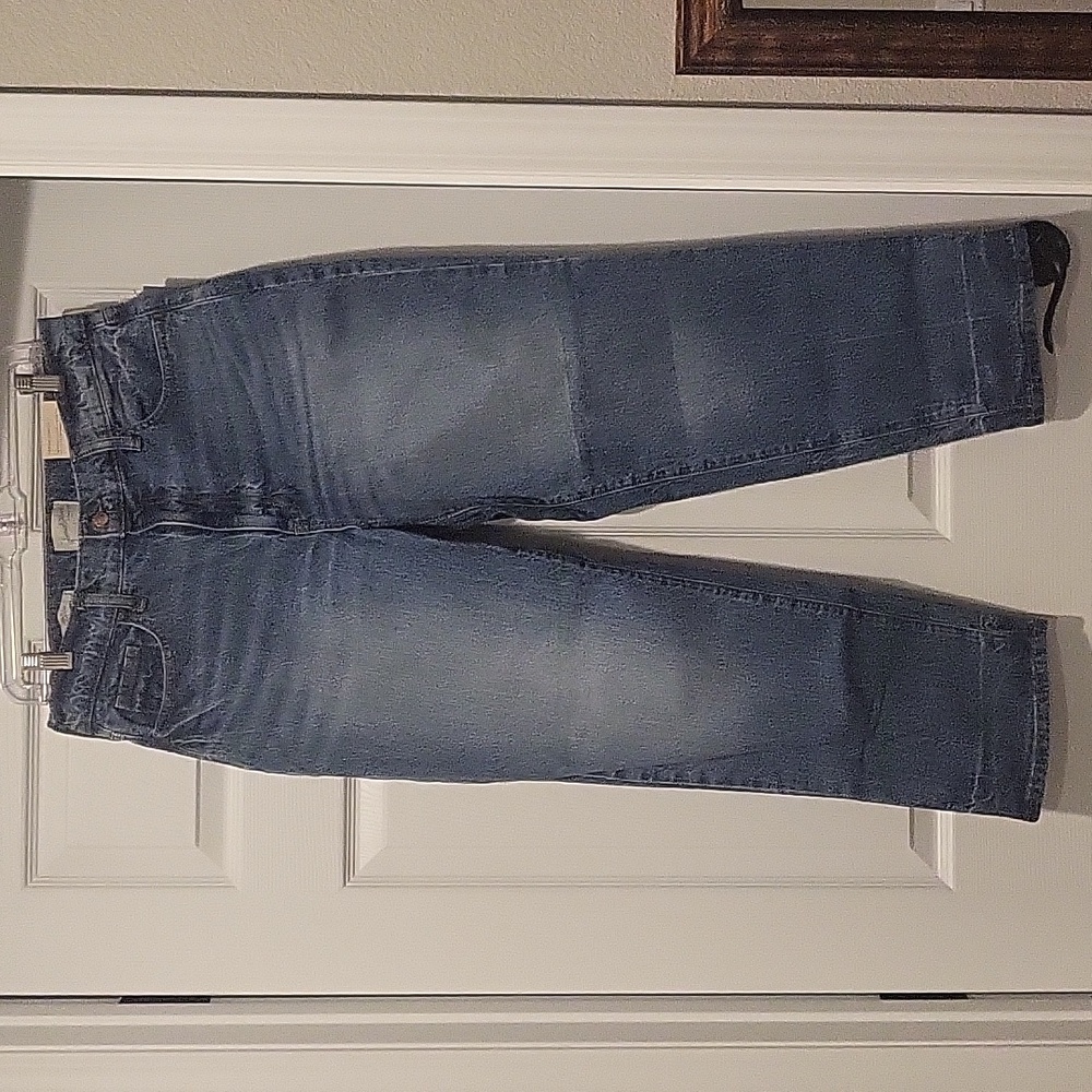 Universal thread Vintage Straight Jeans 10